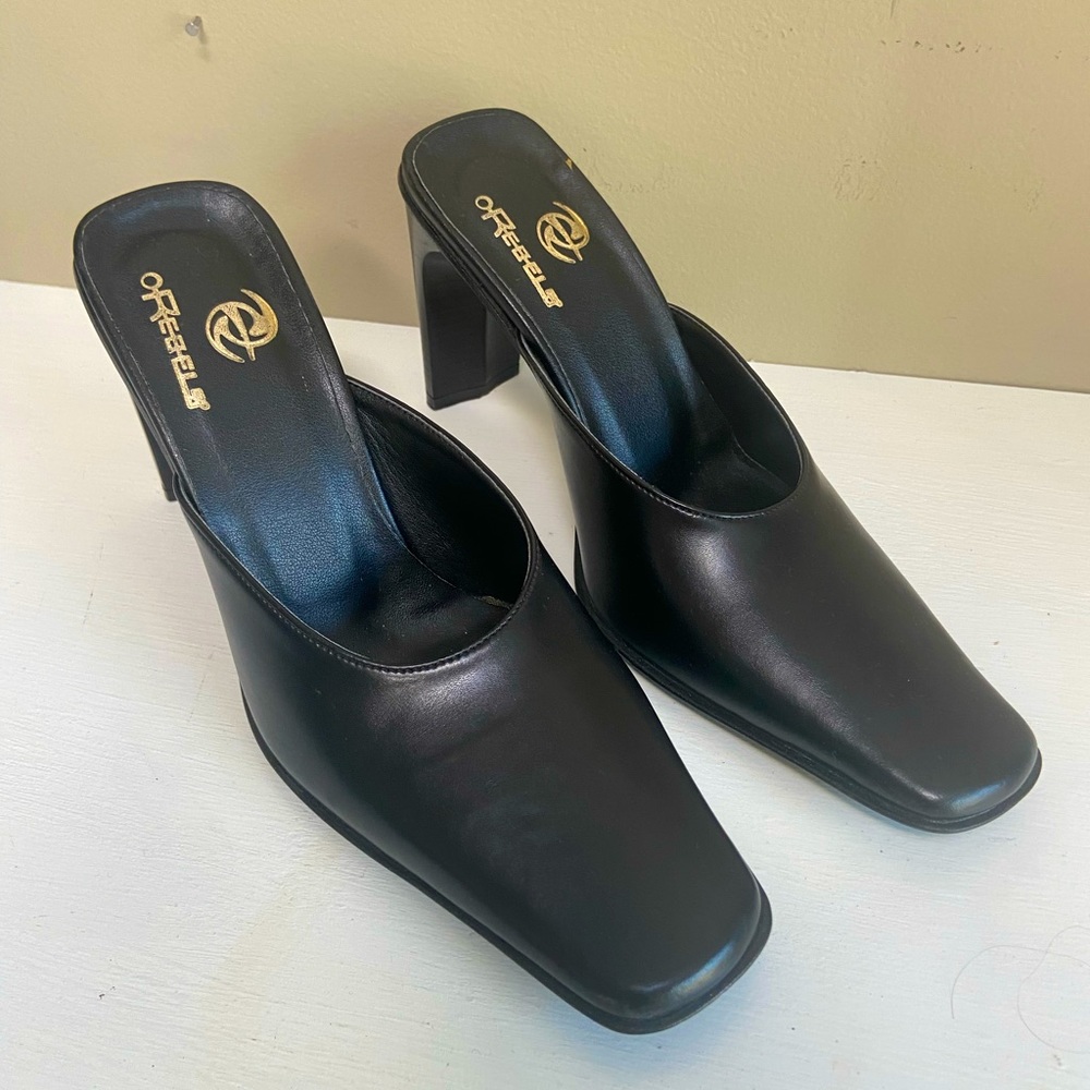 rebels Black Square-Toe Block Heel Mules